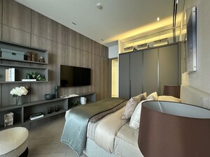 Room in 2 BHK Apartment at Rustomjee 180 Bayview, Matunga West – for Sale