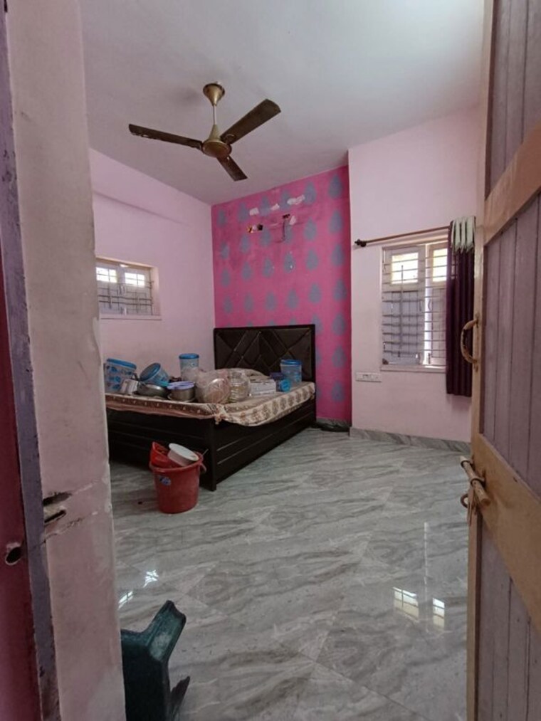 Room, naranpura 1 Bedroom 500 Sq.Ft. Apartment In Naranpura Ahmedabad 10706365