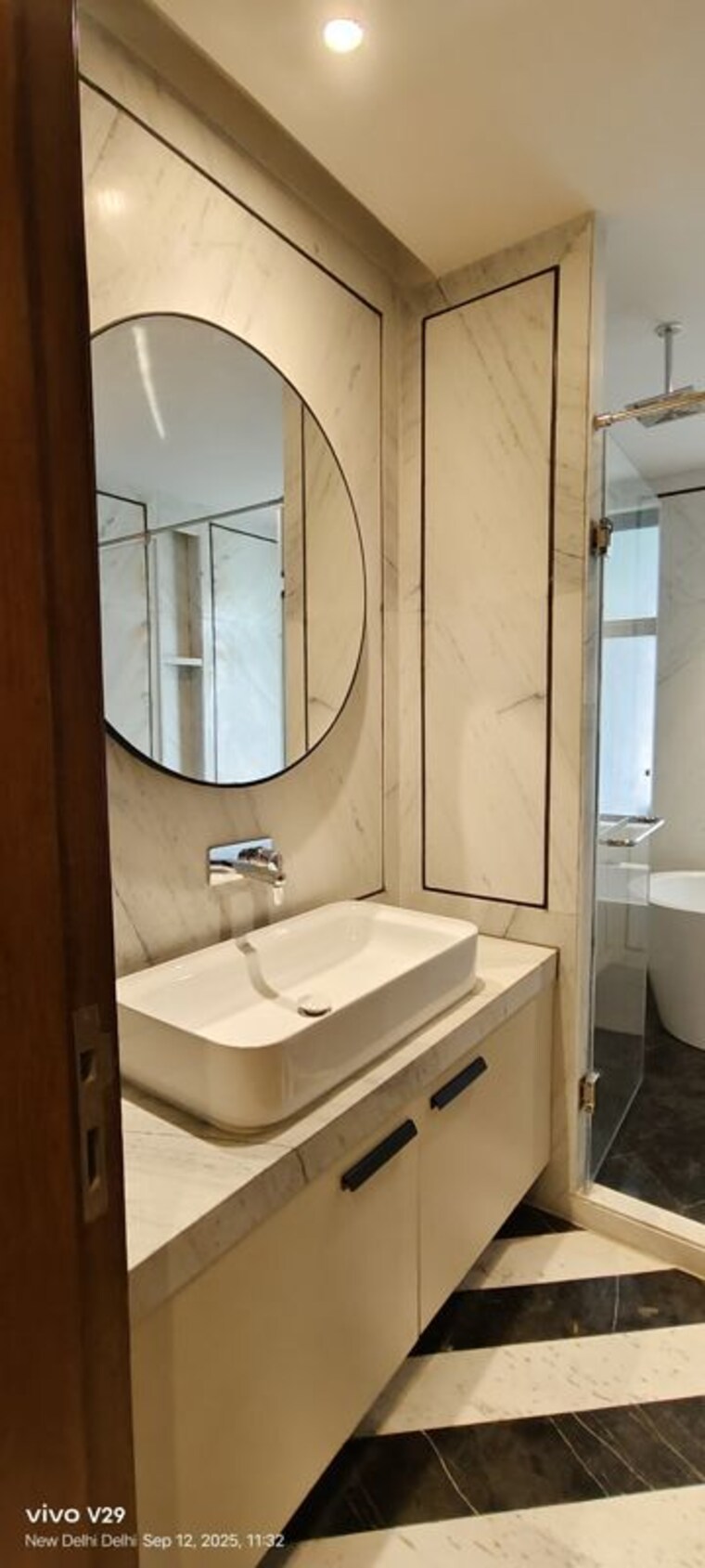 Bathroom, safdarjung enclave 6 Bedroom 200 Sq.Yd. Builder Floor In Safdarjung Enclave Delhi 10348294
