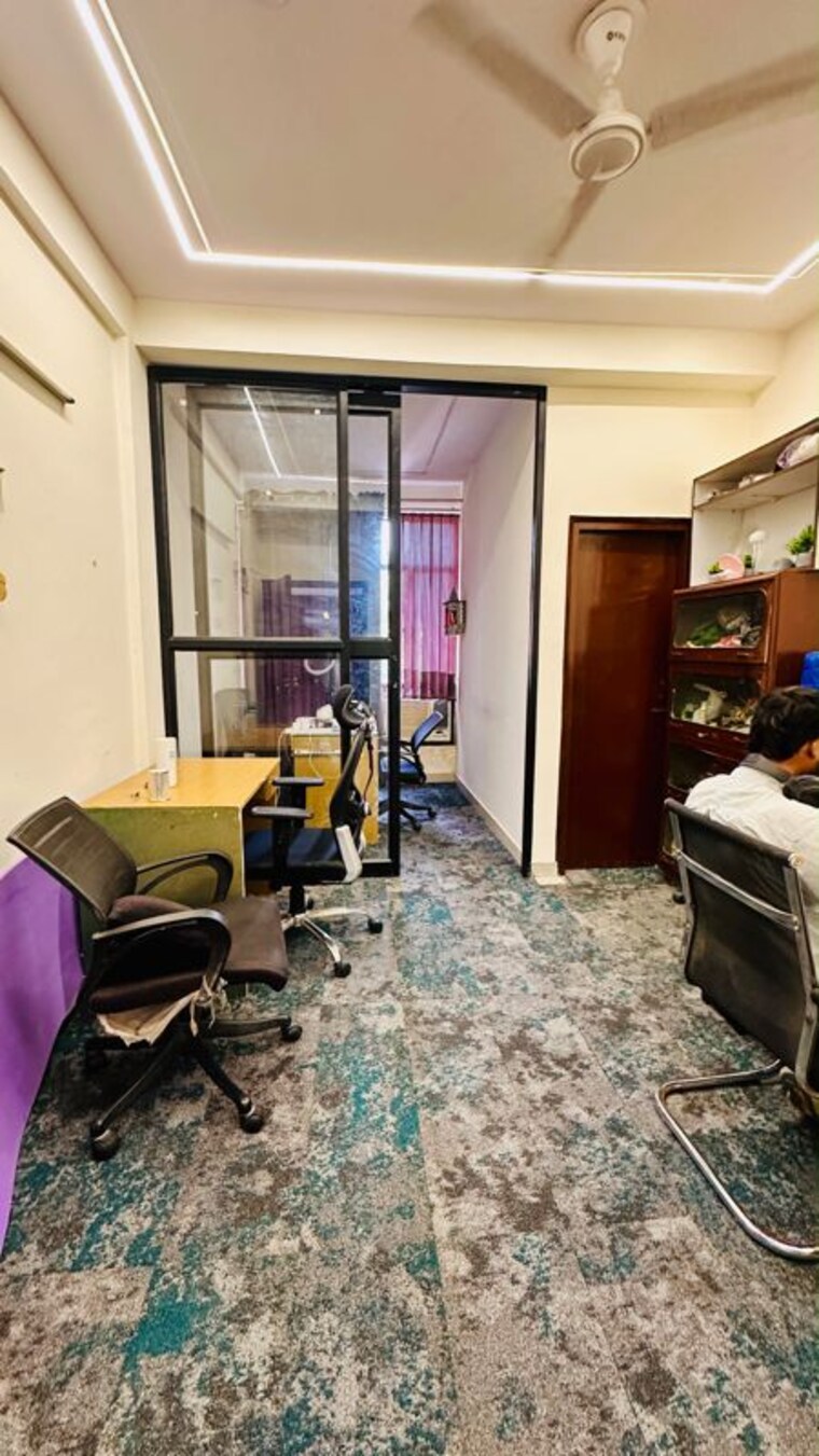 Living Room, palam-vyapar-kendra Commercial Office Space 288 Sq.Ft. In Sector 2 Gurgaon 10706455