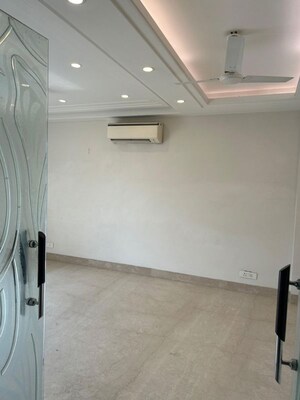 Room in 3 BHK Builder Floor at Greater Kailash I – for Rent