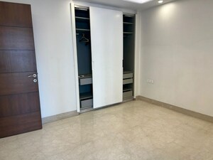 Room in 3 BHK Builder Floor at Greater Kailash I – for Rent