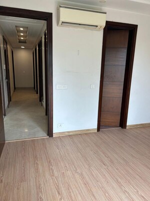 Room in 3 BHK Builder Floor at Greater Kailash I – for Rent