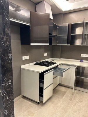 Team Area in 3 BHK Builder Floor at Greater Kailash I – for Rent