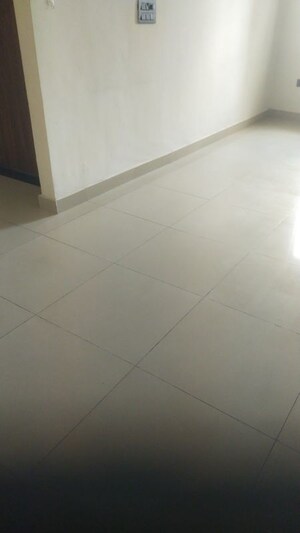 Room in 2 BHK Apartment at RWA Jalvayu Vihar, Sector 25 – for Rent