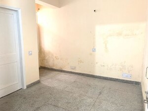 Room in 3 BHK Builder Floor at Palam Vihar Residents Association, Palam Vihar – for Rent