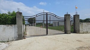  Plot For Sale in Sector 44
