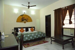 Bedroom in  Pg at Sushant Lok I – for Rent