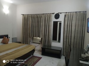 Room in  Pg at Sushant Lok I – for Rent
