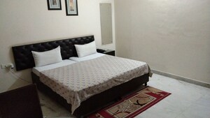 Bedroom in  Pg at Sushant Lok I – for Rent