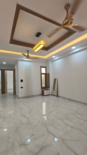 Room in 3 BHK Villa at Sindhuja Greens, Sector 10 Greater Noida – for Sale