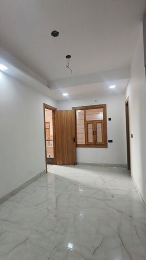 Room in 3 BHK Villa at Sindhuja Greens, Sector 10 Greater Noida – for Sale