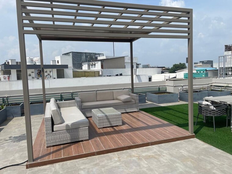 Terrace, dlf phase i 4 Bedroom 470 Sq.Yd. Builder Floor In Dlf Phase I Gurgaon 10706562