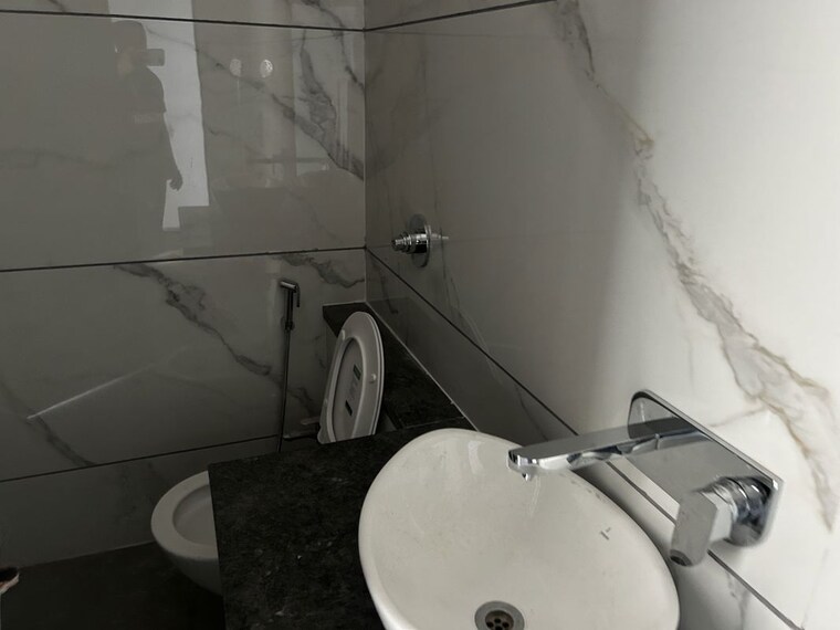 Bathroom, shubham-trident 2 Bedroom 750 Sq.Ft. Apartment In Chembur Mumbai 10704550