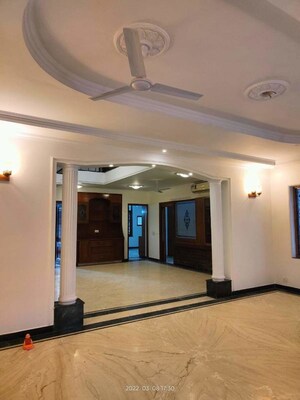 Building Lobby in 6 BHK Builder Floor at RBC II, Sushant Lok I – for Rent
