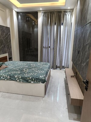 Bedroom in 2 BHK Builder Floor at Sector 55 – for Rent