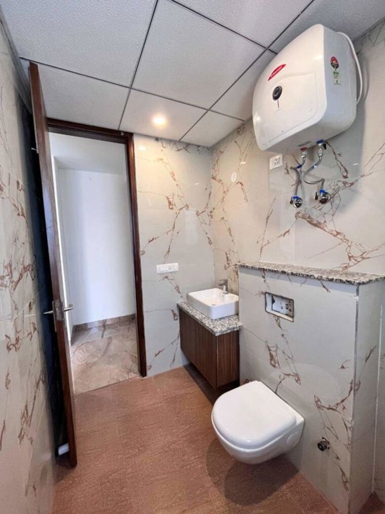 Bathroom, sushant lok i 1 Bedroom 850 Sq.Ft. Builder Floor In Sushant Lok I Gurgaon 10706632
