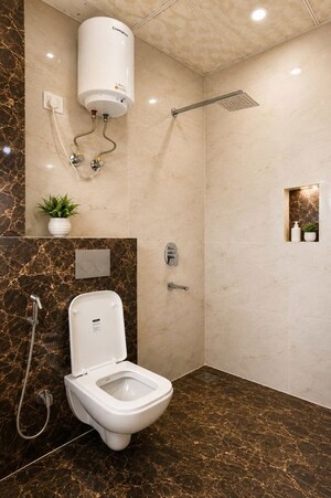 Bathroom in 1.5 BHK Builder Floor at Sector 55 – for Rent