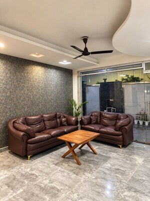 Living Room in 1.5 BHK Builder Floor at Sector 55 – for Rent