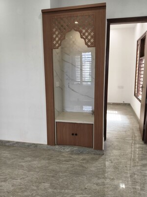 Room in 4 BHK Independent House at New Mandi – for Sale