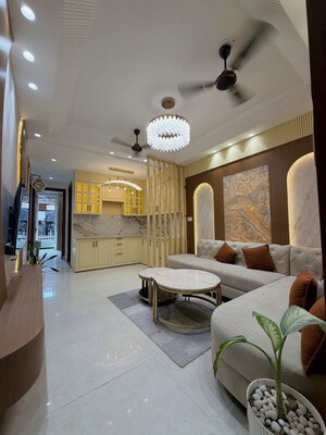 Team Area in 2 BHK Builder Floor at Uttam Nagar – for Sale
