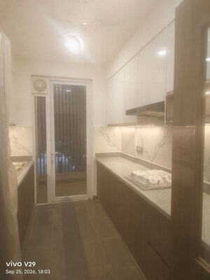 Building Lobby in 3.5 BHK Apartment at DLF Independent Floors, Dlf City Phase 3 – for Rent