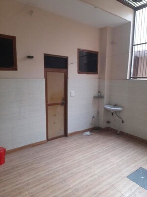 Room in 2 BHK Independent House at Sector 46 – for Rent