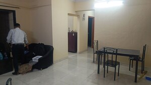 Room in 2 BHK Apartment at Hiranandani Estate, Ghodbunder Road – for Rent