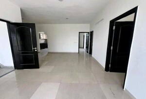 Room in 3 BHK Apartment at Omaxe Silver Birch, North Mullanpur – for Sale