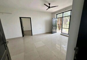 Room in 3 BHK Apartment at Omaxe Silver Birch, North Mullanpur – for Sale