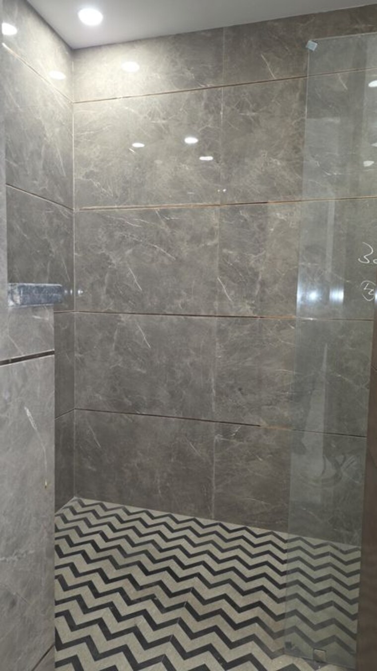Bathroom, sector 28 3 Bedroom 250 Sq.Yd. Builder Floor In Sector 28 Faridabad 10681870
