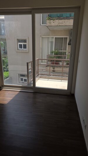 Kitchen in 3 BHK Builder Floor at BPTP Amstoria, Sector 102 – for Sale