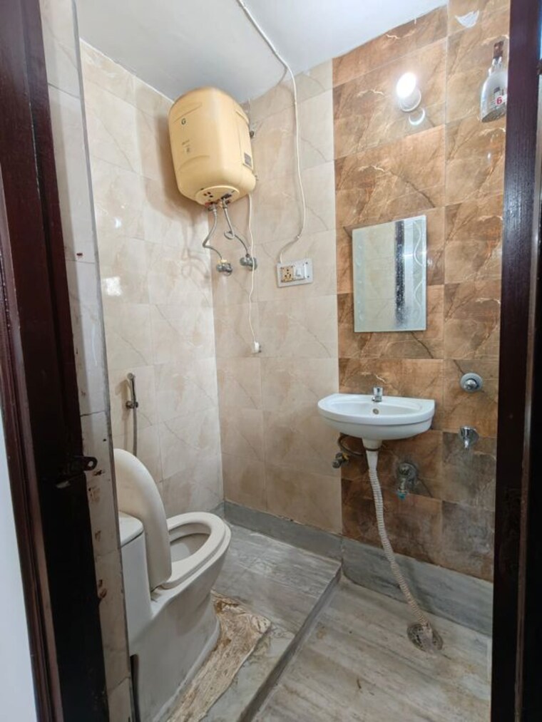 Bathroom, saket 2 Bedroom 850 Sq.Ft. Builder Floor In Saket Delhi 10706905