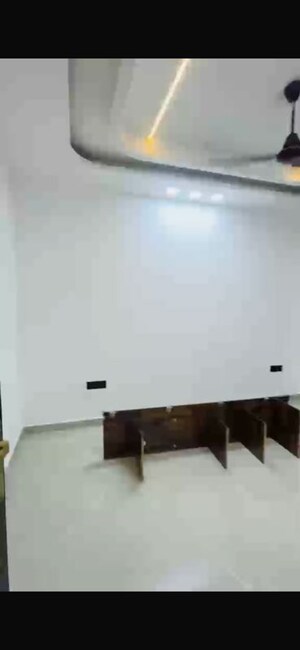 Team Area in 3 BHK Builder Floor at BPTP District Faridabad, Sector 81 – for Rent