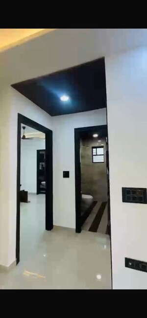 Room in 3 BHK Builder Floor at BPTP District Faridabad, Sector 81 – for Rent