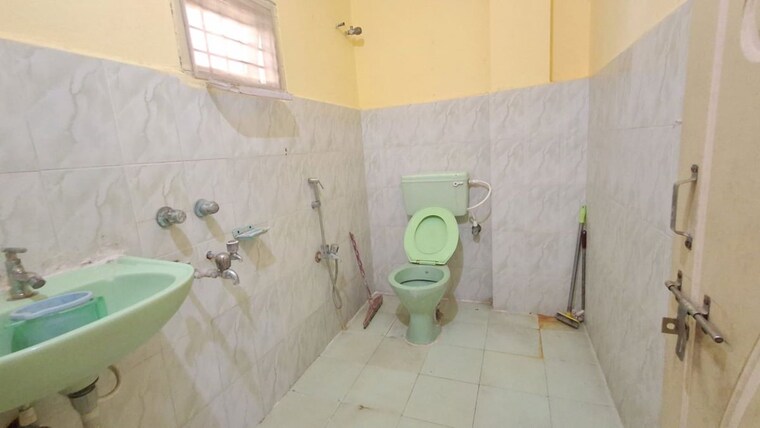 Bathroom, sai baba officers colony 2 Bedroom 1300 Sq.Ft. Independent House In Sai Baba Officers Colony Hyderabad 10706900