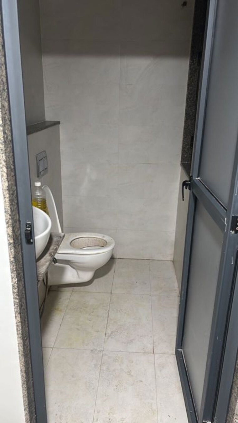 Bathroom, shivranjani Commercial Office Space 1524 Sq.Ft. In Shivranjani Ahmedabad 10706988