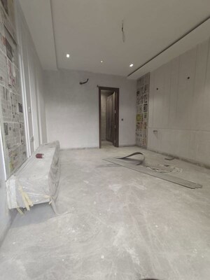 Room in 4 BHK Builder Floor at Paschim Vihar – for Sale