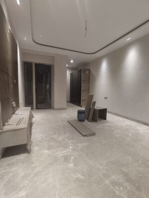 Room in 4 BHK Builder Floor at Paschim Vihar – for Sale