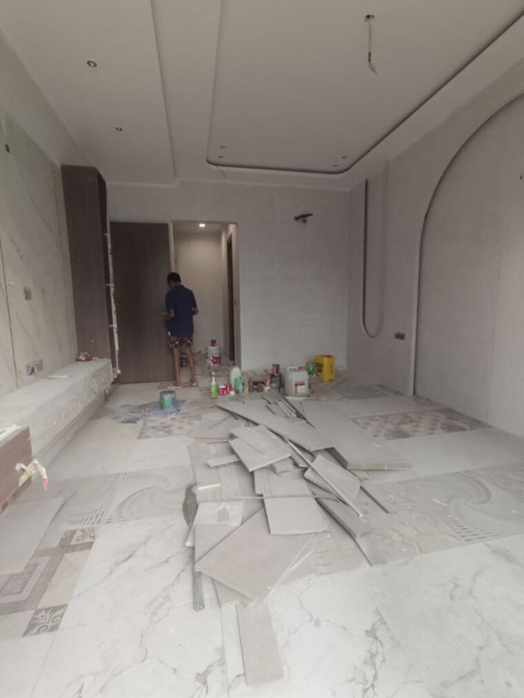 Bathroom, paschim vihar 4 Bedroom 400 Sq.Yd. Builder Floor In Paschim Vihar Delhi 10706981