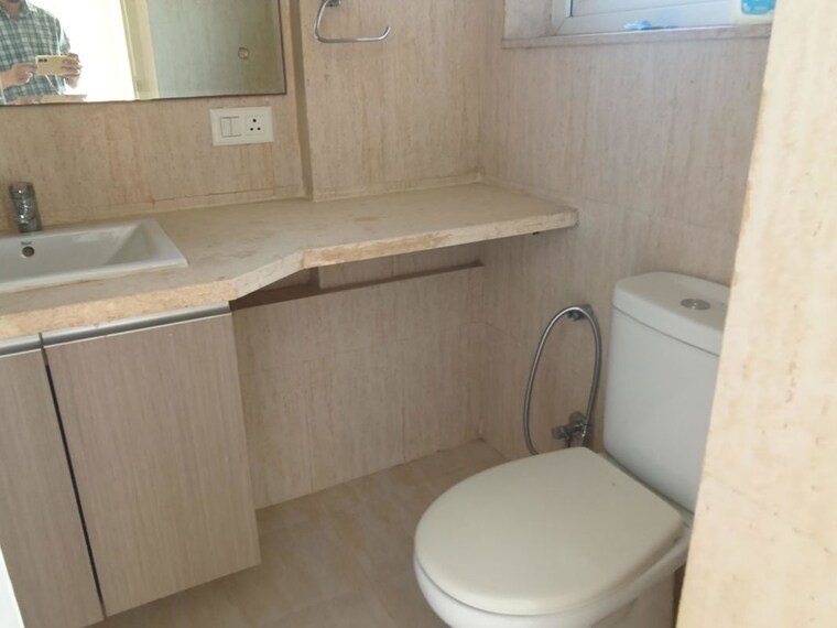 Bathroom, sector 23 3 Bedroom 1500 Sq.Ft. Builder Floor In Sector 23 Gurgaon 10707008