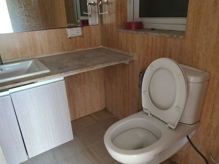 Bathroom, sector 23 3 Bedroom 1500 Sq.Ft. Builder Floor In Sector 23 Gurgaon 10707008