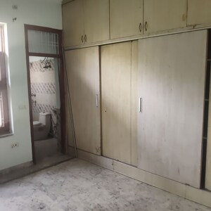 Room in 2 BHK Builder Floor at Sector 5 – for Rent