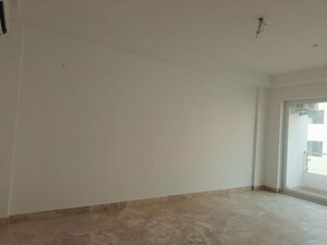 Room in 3 BHK Apartment at Pyramid Altia, Sector 70 – for Rent