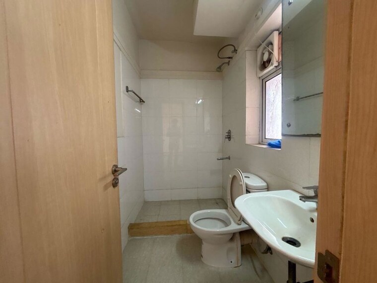 Bathroom, sector 22 3 Bedroom 1600 Sq.Ft. Builder Floor In Sector 22 Gurgaon 10707024