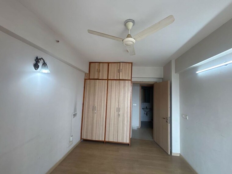 Room, sector 22 3 Bedroom 1600 Sq.Ft. Builder Floor In Sector 22 Gurgaon 10707024