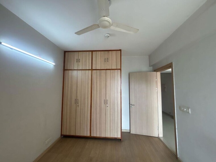 Room, sector 22 3 Bedroom 1600 Sq.Ft. Builder Floor In Sector 22 Gurgaon 10707024