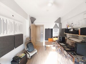 Living Room in 3 BHK Builder Floor at Sector 22b – for Rent