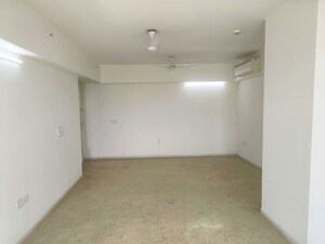 Room in 3 BHK Builder Floor at Sector 21 – for Rent