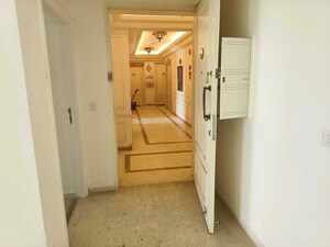 Bathroom in 3 BHK Builder Floor at Sector 21 – for Rent